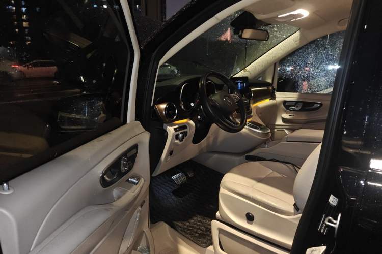 Used Mercedes-Benz V-Class 2020 V 260 Prestige Edition Driver Seat
