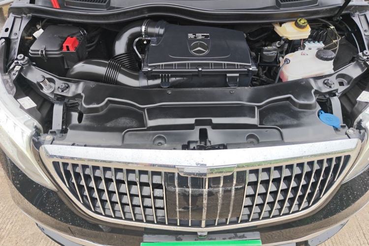 Used Mercedes-Benz V-Class 2020 V 260 Avantgarde Edition Engine Bay