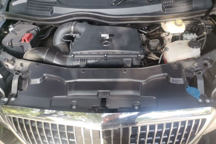 Used Mercedes-Benz V-Class  Engine Bay