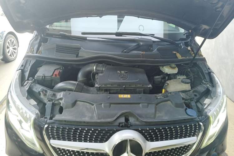 Used Mercedes-Benz V-Class 2020 V 260 L Long-wheelbase Luxury Edition Engine Bay