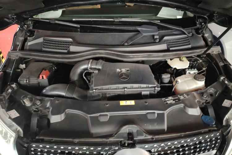 Used Mercedes-Benz V-Class 2020 V 260 Avantgarde Edition Engine Bay