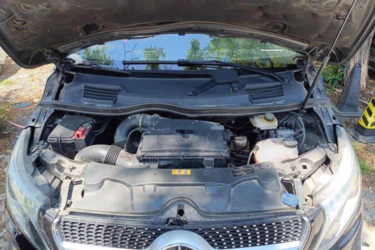 Used Mercedes-Benz V-Class 2020 V 260 L Long-wheelbase Luxury Edition Engine Bay