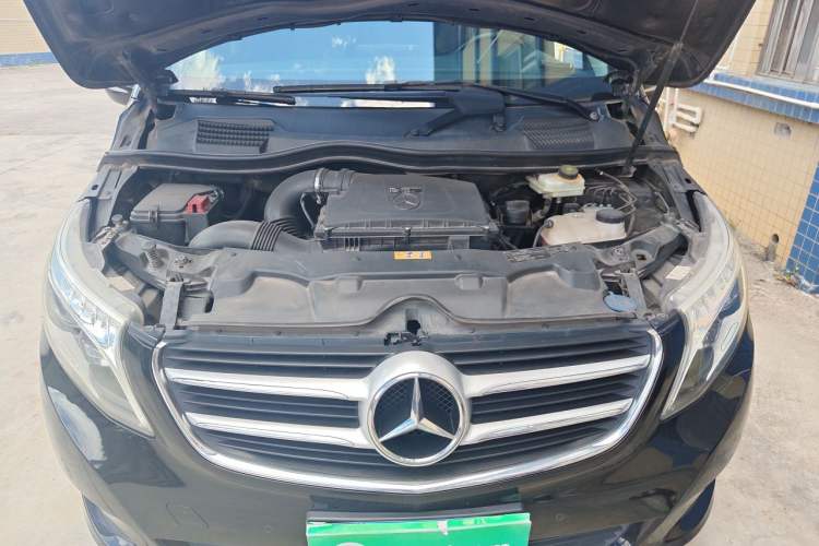 Used Mercedes-Benz V-Class 2020 V 260 Avantgarde Edition Engine Bay