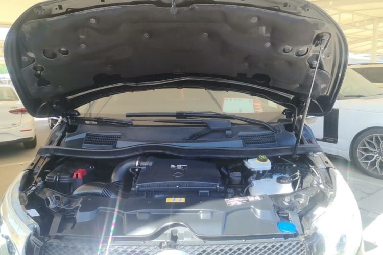 Used Mercedes-Benz V-Class 2020 V 260 Prestige Edition Engine Bay