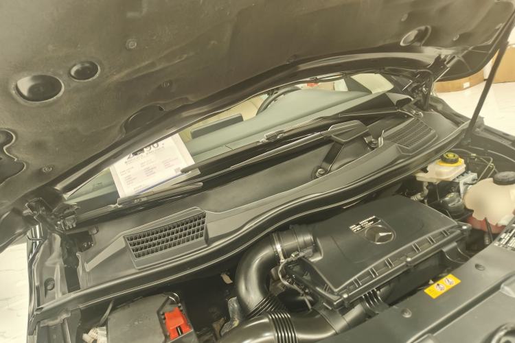 Used Mercedes-Benz V-Class 2020 V 260 L Long-wheelbase Luxury Edition Engine Bay