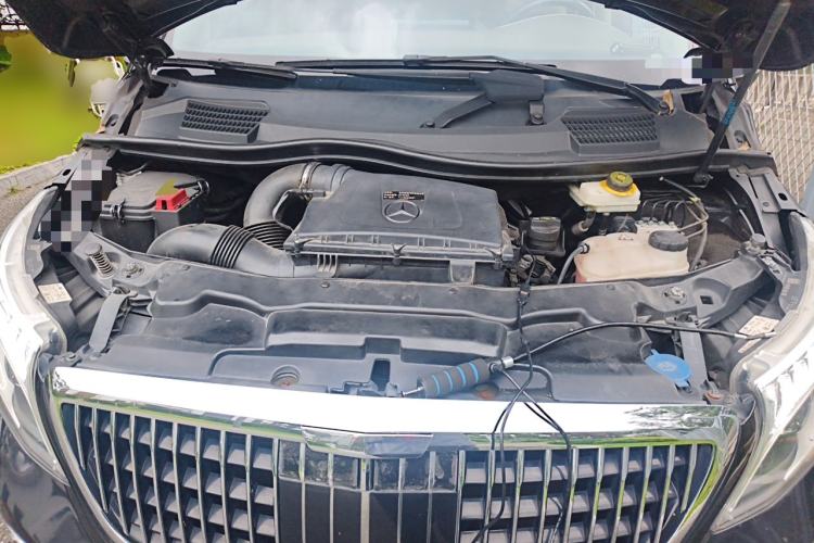 Used Mercedes-Benz V-Class 2020 V 260 Avantgarde Edition Engine Bay