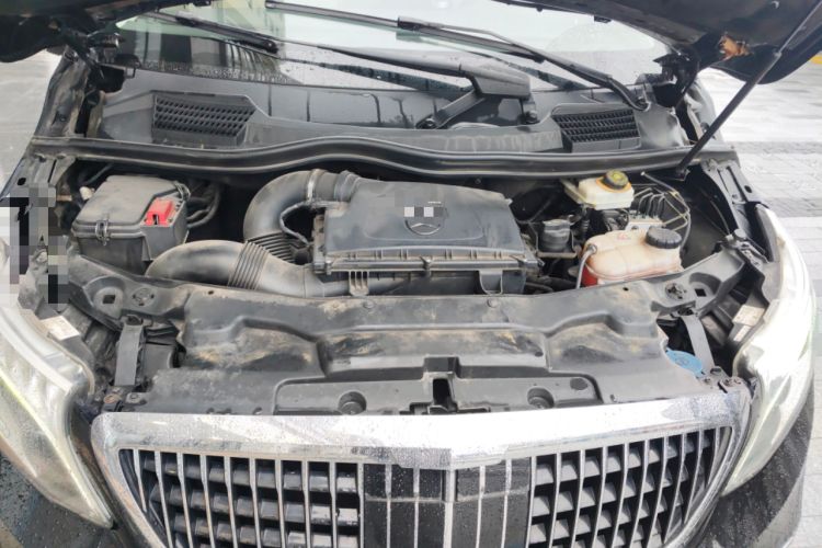 Used Mercedes-Benz V-Class 2020 V 260 Avantgarde Edition Engine Bay