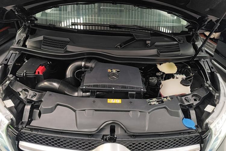 Used Mercedes-Benz V-Class 2020 V 260 Avantgarde Edition Engine Bay