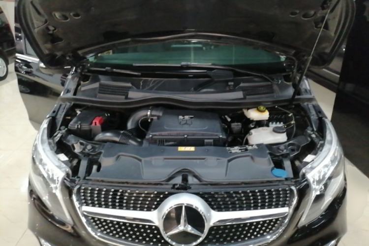 Used Mercedes-Benz V-Class 2020 V 260 L Long-wheelbase Luxury Edition Engine Bay