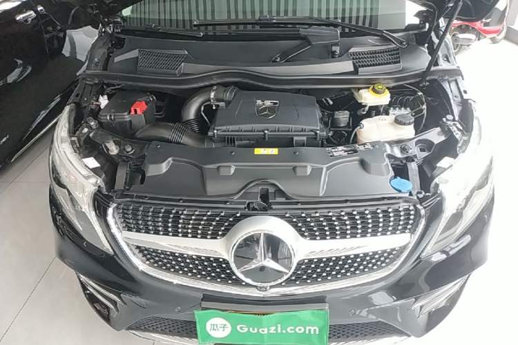 Used Mercedes-Benz V-Class 2020 V 260 L Long-wheelbase Luxury Edition Engine Bay