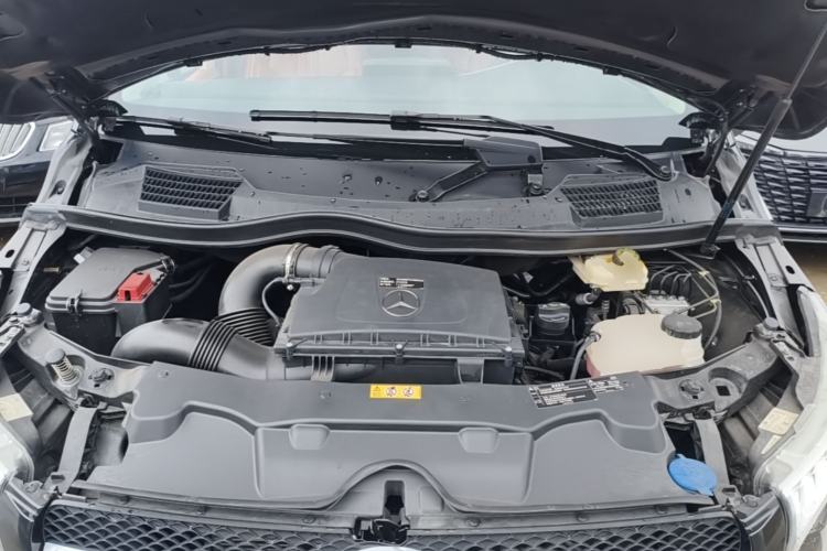 Used Mercedes-Benz V-Class 2020 V 260 Avantgarde Edition Engine Bay