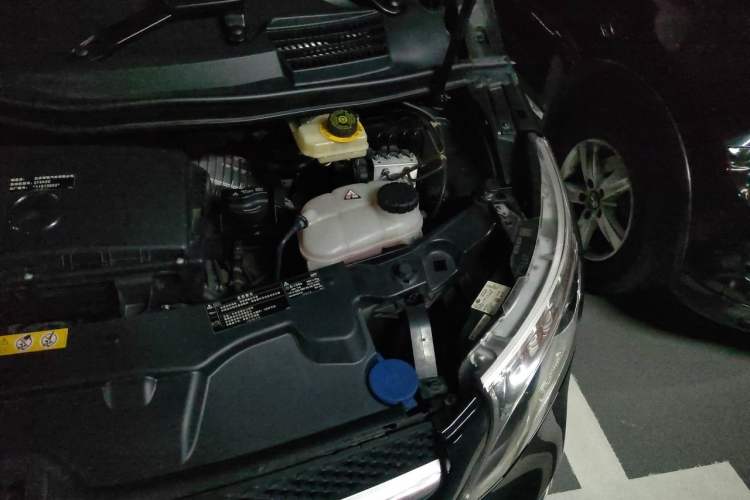 Used Mercedes-Benz V-Class 2020 V 260 Prestige Edition Engine Bay Left