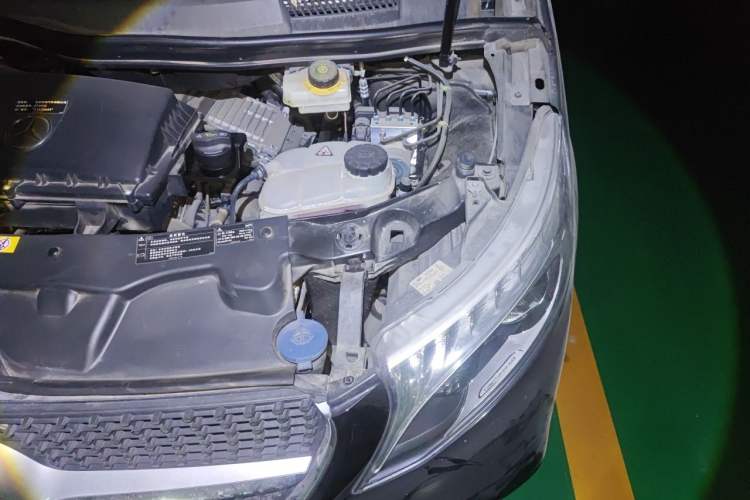 Used Mercedes-Benz V-Class 2020 V 260 L Long-wheelbase Luxury Edition Engine Bay Left