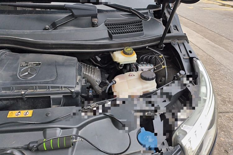 Used Mercedes-Benz V-Class 2020 V 260 Avantgarde Edition Engine Bay Left
