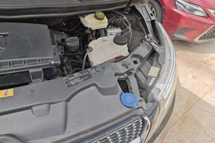 Used Mercedes-Benz V-Class 2020 V 260 L Long-wheelbase Luxury Edition Engine Bay Left