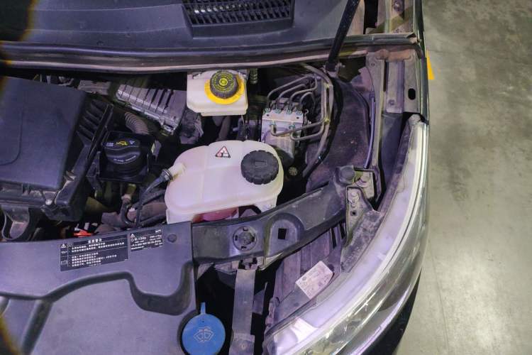 Used Mercedes-Benz V-Class 2020 V 260 Avantgarde Edition Engine Bay Left