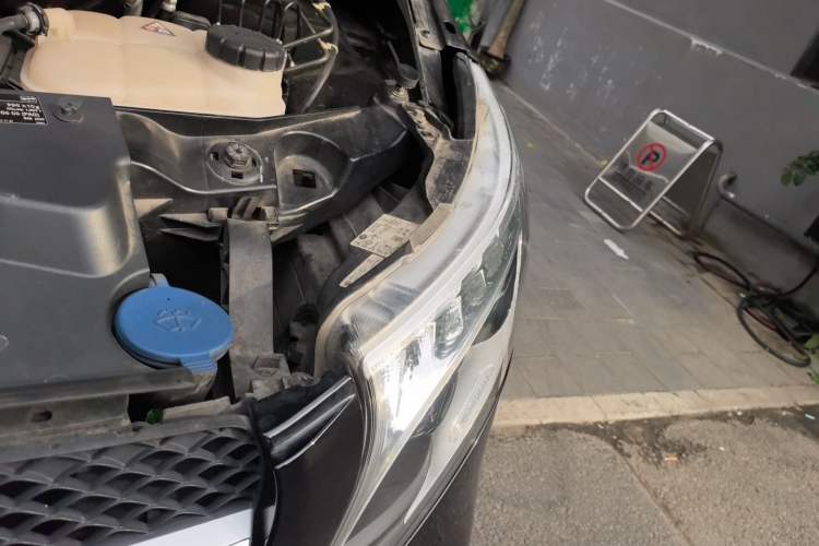 Used Mercedes-Benz V-Class 2020 V 260 Prestige Edition Engine Bay Left