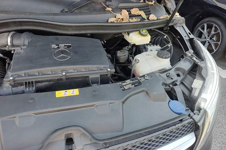 Used Mercedes-Benz V-Class 2020 V 260 Avantgarde Edition Engine Bay Left