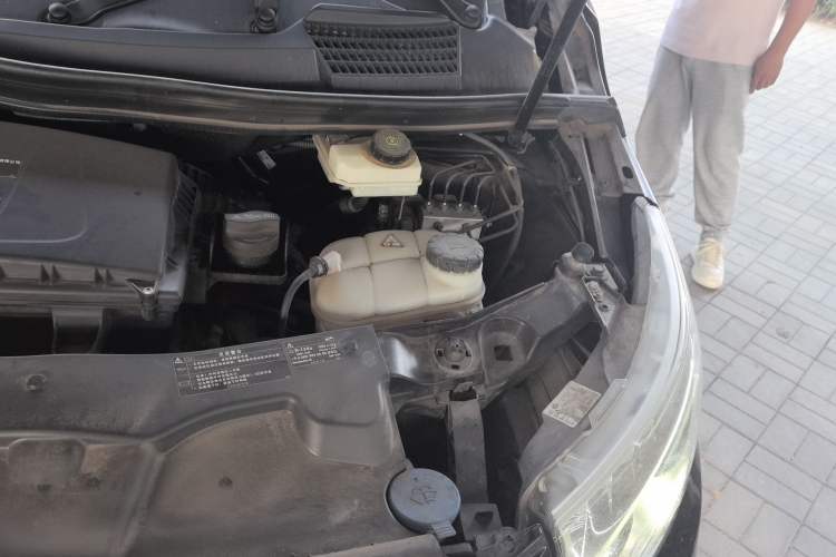 Used Mercedes-Benz V-Class 2020 V 260 Prestige Edition Engine Bay Left