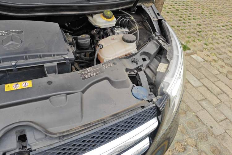 Used Mercedes-Benz V-Class 2020 V 260 Avantgarde Edition Engine Bay Left