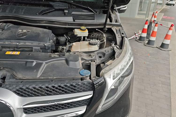 Used Mercedes-Benz V-Class 2020 V 260 Prestige Edition Engine Bay Left