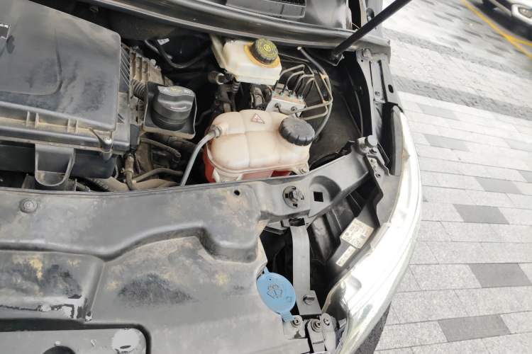 Used Mercedes-Benz V-Class 2020 V 260 Avantgarde Edition Engine Bay Left