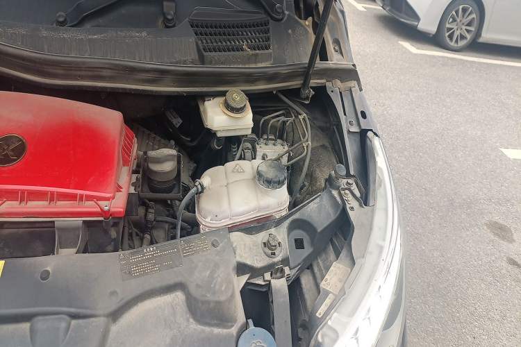 Used Mercedes-Benz V-Class 2020 V 260 Avantgarde Edition Engine Bay Left