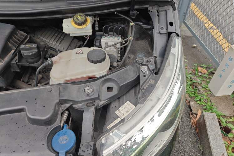 Used Mercedes-Benz V-Class 2020 V 260 Prestige Edition Engine Bay Left