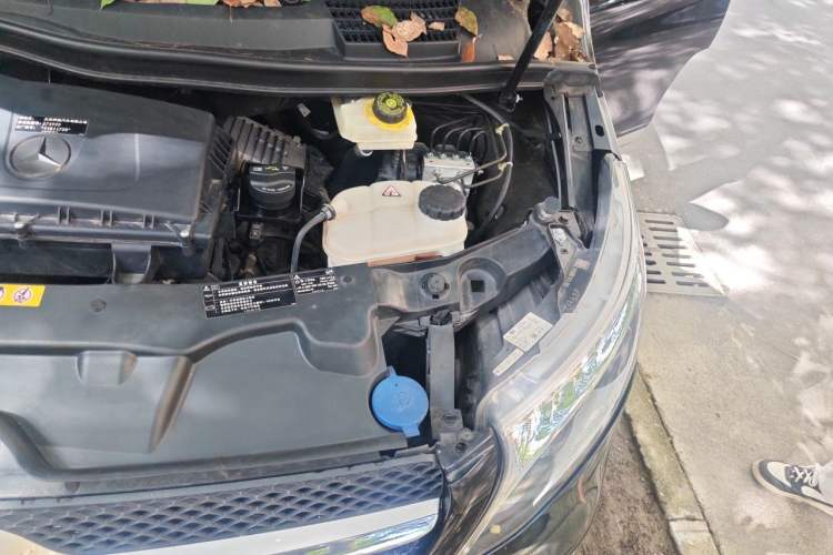 Used Mercedes-Benz V-Class 2020 V 260 Avantgarde Edition Engine Bay Left