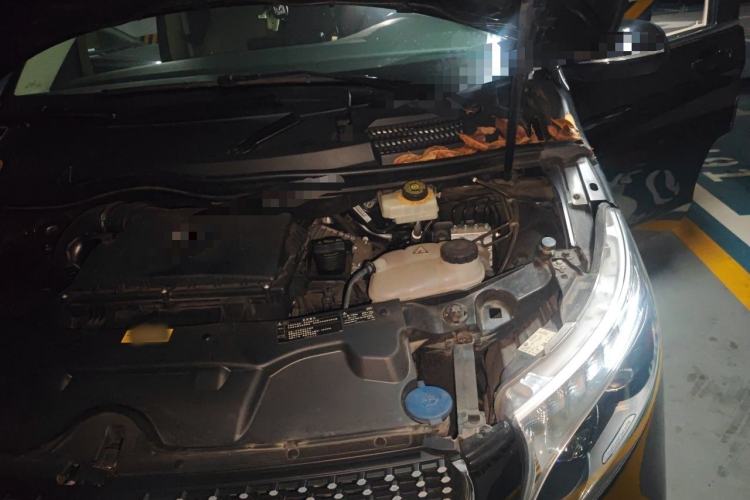 Used Mercedes-Benz V-Class 2020 V 260 Avantgarde Edition Engine Bay Left