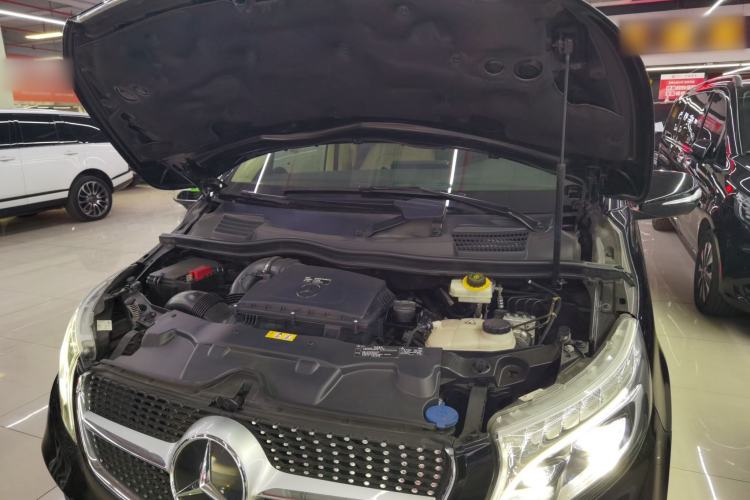Used Mercedes-Benz V-Class 2020 V 260 L Long-wheelbase Luxury Edition Engine Bay