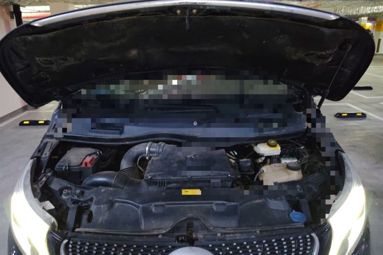 Used Mercedes-Benz V-Class 2020 V 260 L Long-wheelbase Luxury Edition Engine Bay