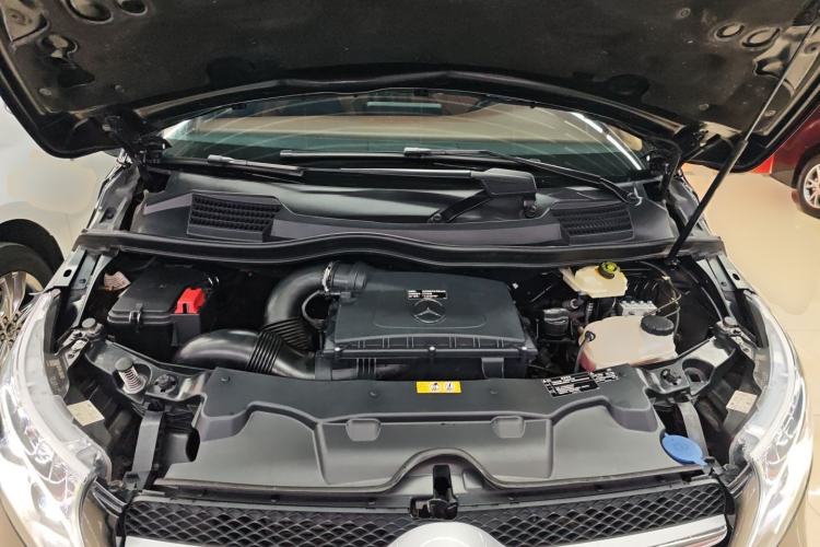 Used Mercedes-Benz V-Class 2020 V 260 Avantgarde Edition Engine Bay