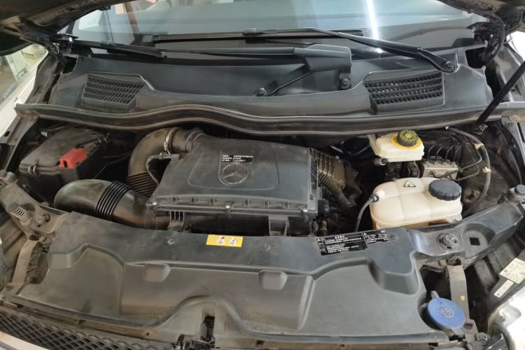 Used Mercedes-Benz V-Class 2020 V 260 Avantgarde Edition Engine Bay