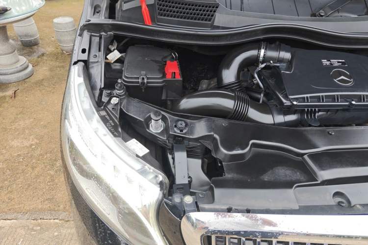 Used Mercedes-Benz V-Class 2020 V 260 Avantgarde Edition Engine Bay Right