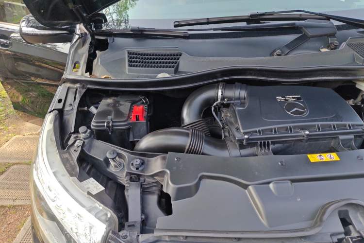 Used Mercedes-Benz V-Class 2020 V 260 L Long-wheelbase Luxury Edition Engine Bay Right