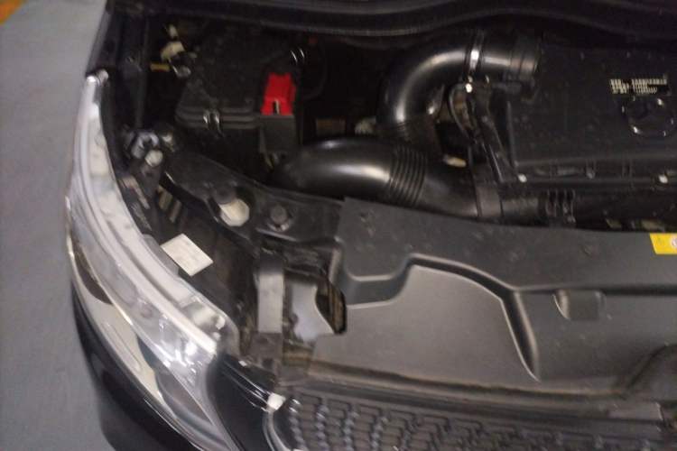 Used Mercedes-Benz V-Class 2020 V 260 L Long-wheelbase Luxury Edition Engine Bay Right