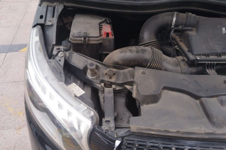 Used Mercedes-Benz V-Class 2020 V 260 L Long-wheelbase Luxury Edition Engine Bay Right
