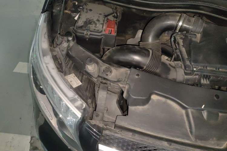 Used Mercedes-Benz V-Class 2020 V 260 Prestige Edition Engine Bay Right