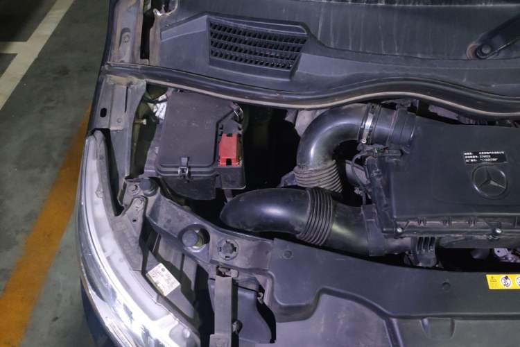 Used Mercedes-Benz V-Class 2020 V 260 Avantgarde Edition Engine Bay Right