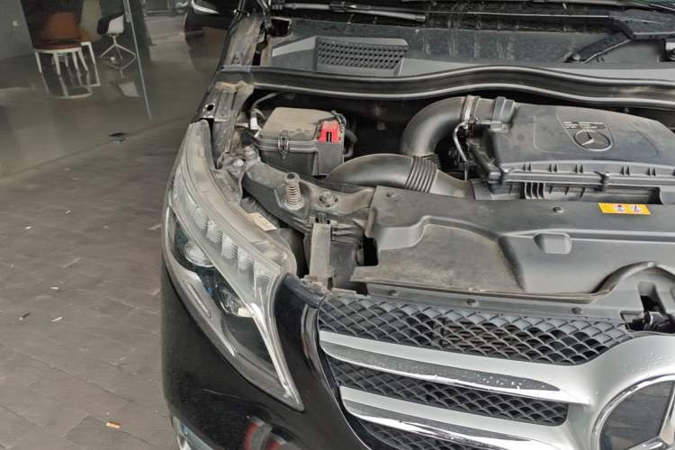 Used Mercedes-Benz V-Class 2020 V 260 Prestige Edition Engine Bay Right