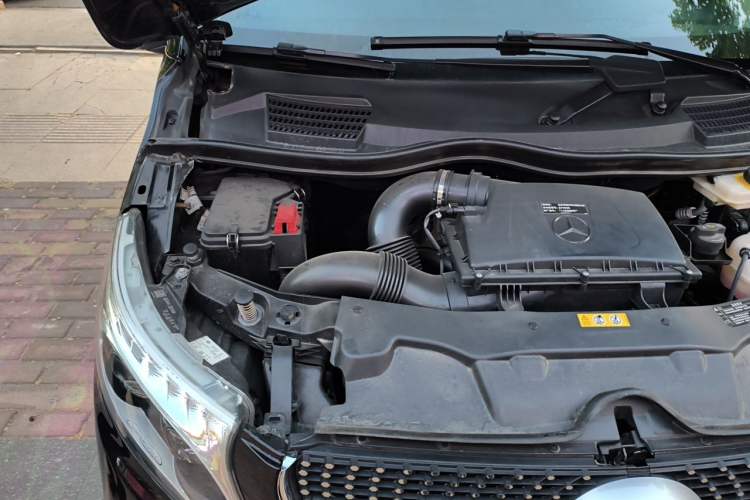 Used Mercedes-Benz V-Class 2020 V 260 L Long-wheelbase Luxury Edition Engine Bay Right