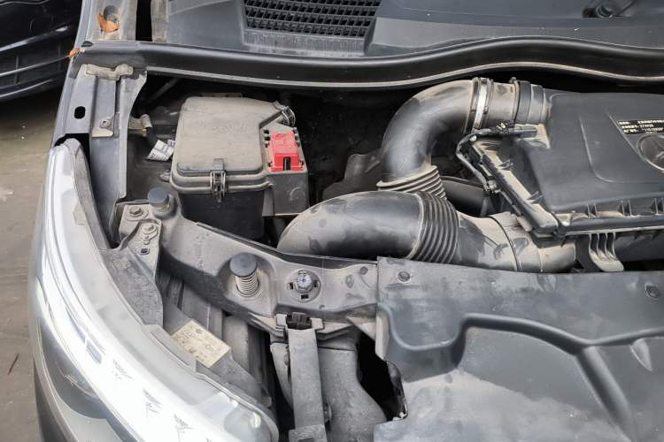 Used Mercedes-Benz V-Class 2020 V 260 L Long-wheelbase Luxury Edition Engine Bay Right