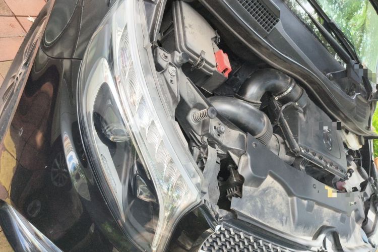 Used Mercedes-Benz V-Class 2020 V 260 L Long-wheelbase Luxury Edition Engine Bay Right