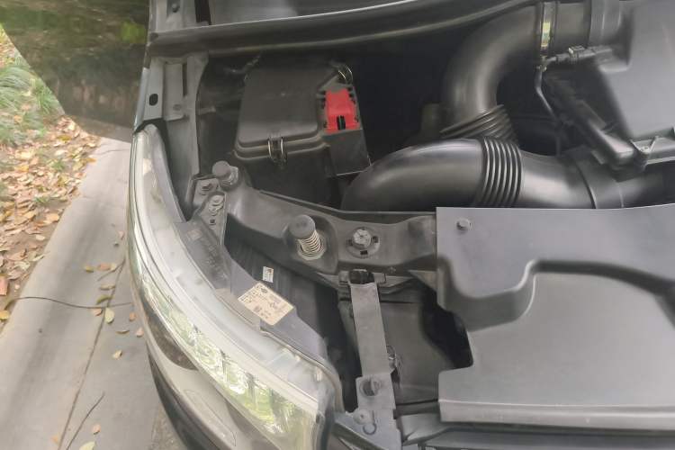 Used Mercedes-Benz V-Class 2020 V 260 L Long-wheelbase Luxury Edition Engine Bay Right