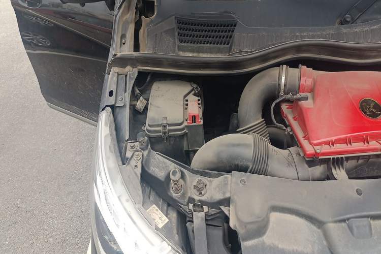 Used Mercedes-Benz V-Class 2020 V 260 Avantgarde Edition Engine Bay Right