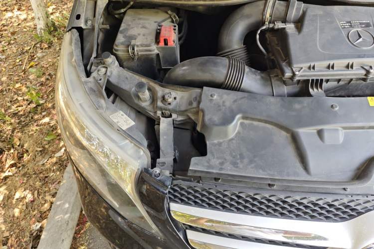Used Mercedes-Benz V-Class 2020 V 260 Avantgarde Edition Engine Bay Right