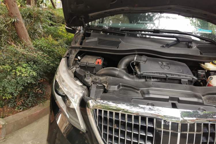 Used Mercedes-Benz V-Class 2020 V 260 L Long-wheelbase Luxury Edition Engine Bay Right