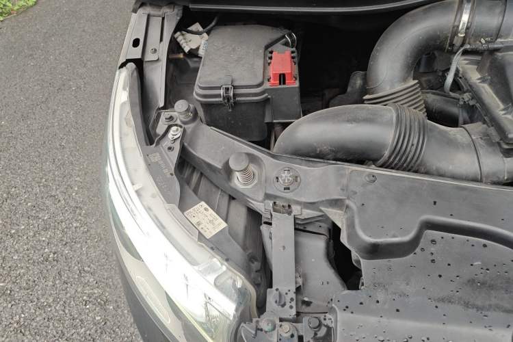 Used Mercedes-Benz V-Class 2020 V 260 Prestige Edition Engine Bay Right