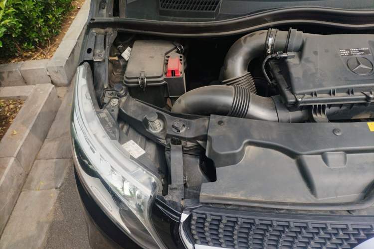 Used Mercedes-Benz V-Class 2020 V 260 L Long-wheelbase Luxury Edition Engine Bay Right